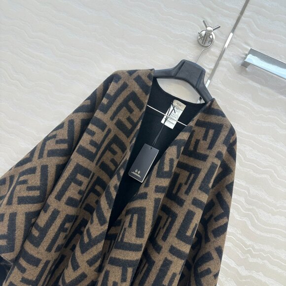 Fendi Reversible Poncho Cape - Picture 2 of 8